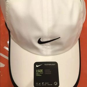 Nike Aerobill Featherlight DriFit White Tennis Cap